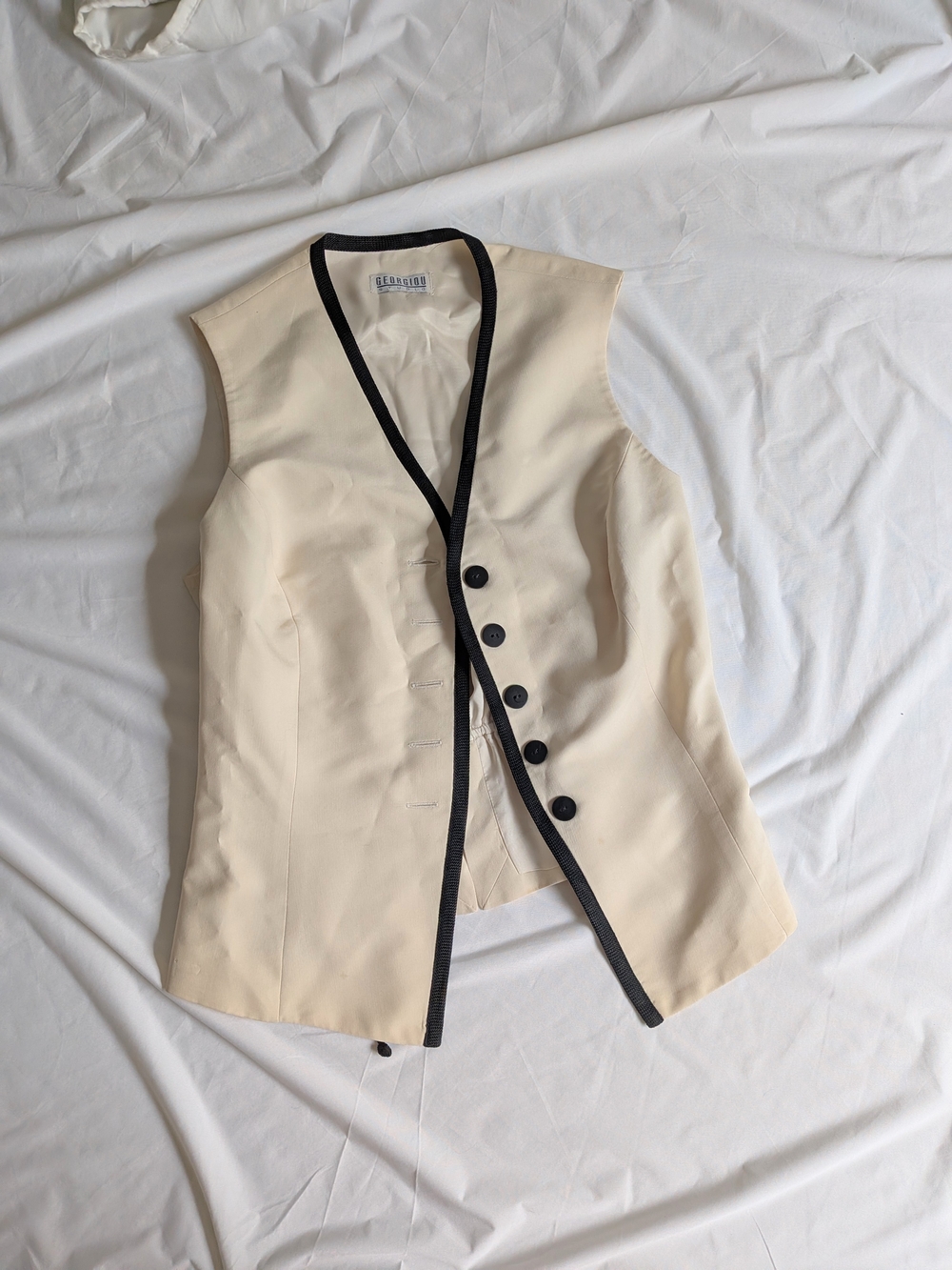Georgiou Studio Cream & Black Trim Vest Size Small
